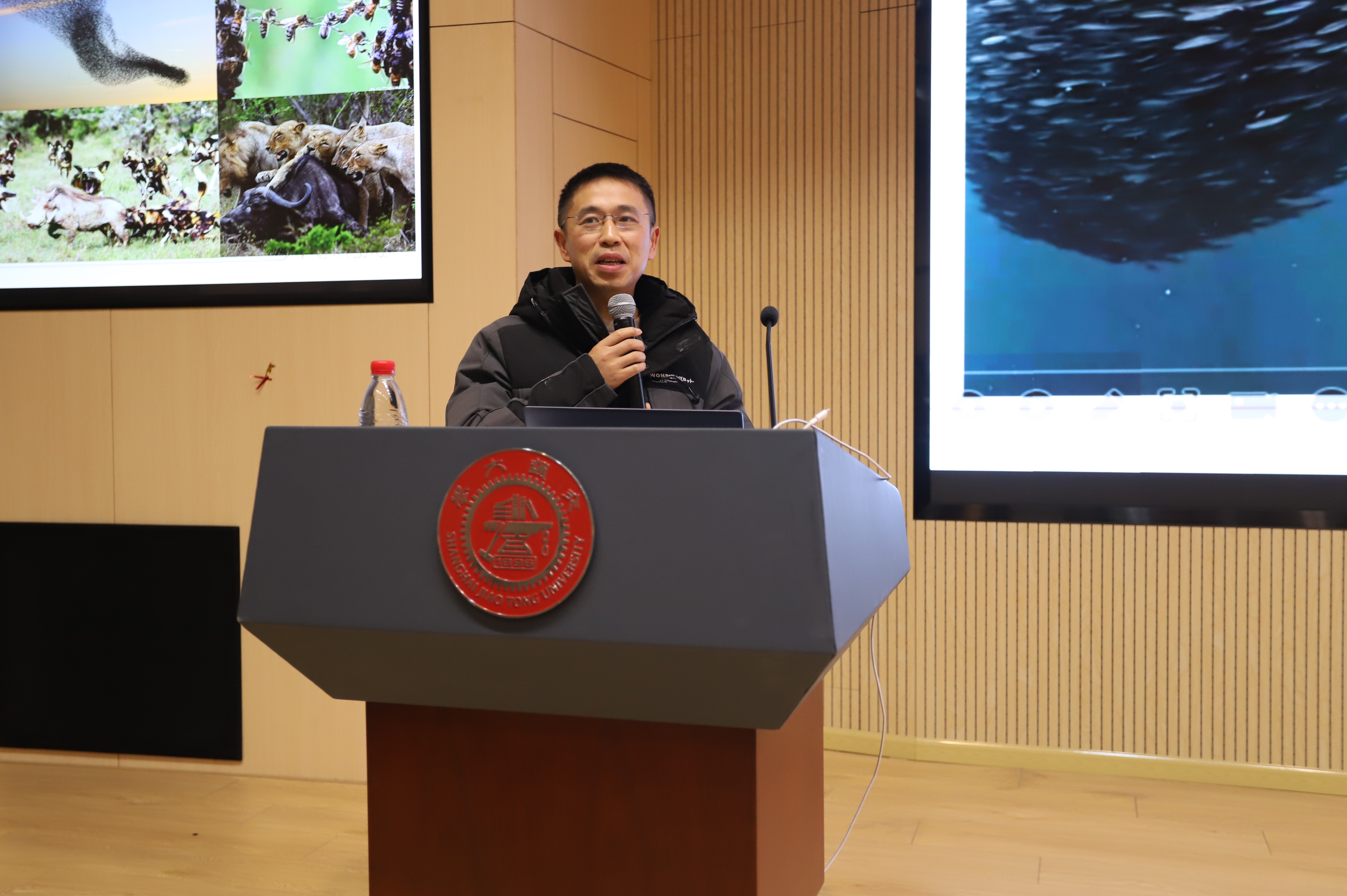 图6 董伟副教授作报告.JPG